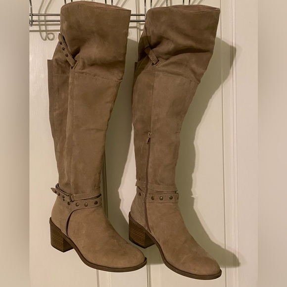 Light Brown/cream Francesca’s knee high Boots size 9 - Picture 1 of 6